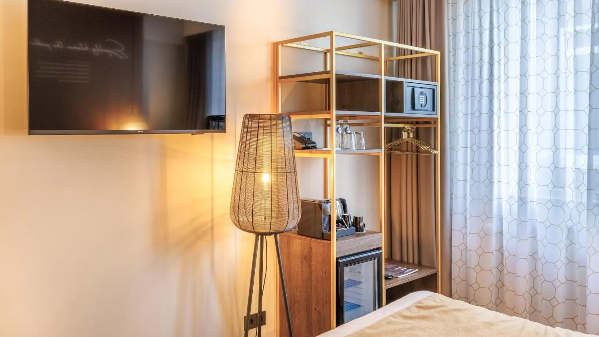 ****  Hotel Die Port Van Cleve Amsterdam Netherlands
